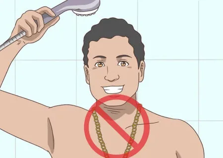 قبل از دوش گرفتن، گردنبند خود را بردارید.
